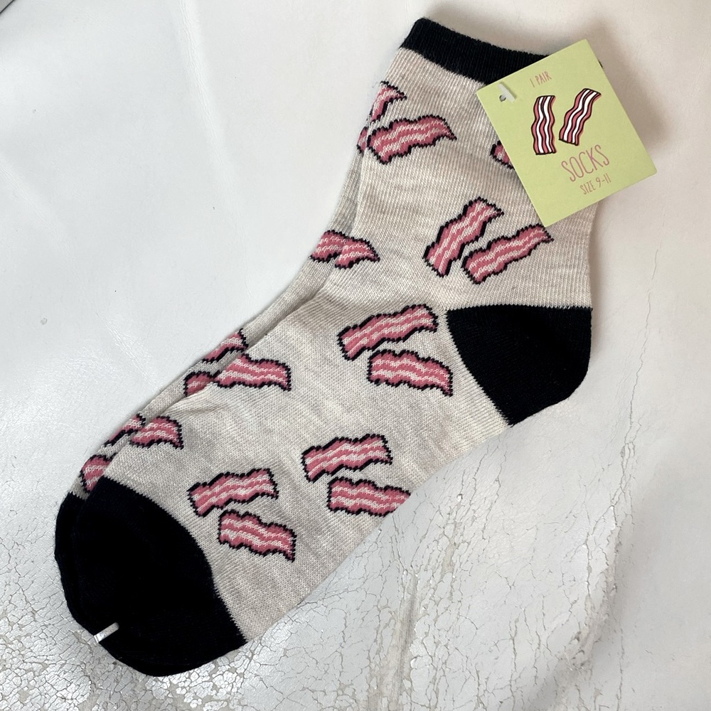 BACON Socks Quarter Length Tan, Black, Red Size 9-11 NWT